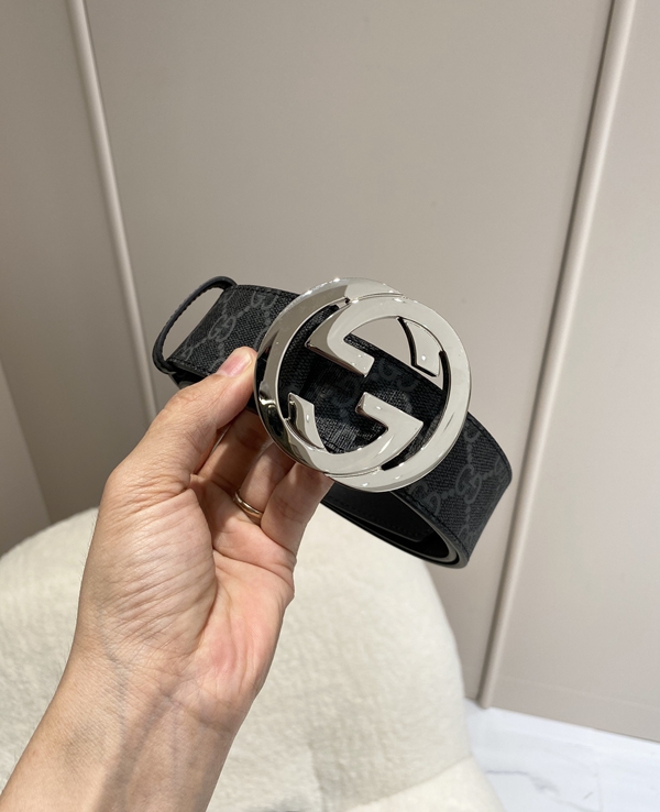 スーパーコピーグッチベルト素材ディテール